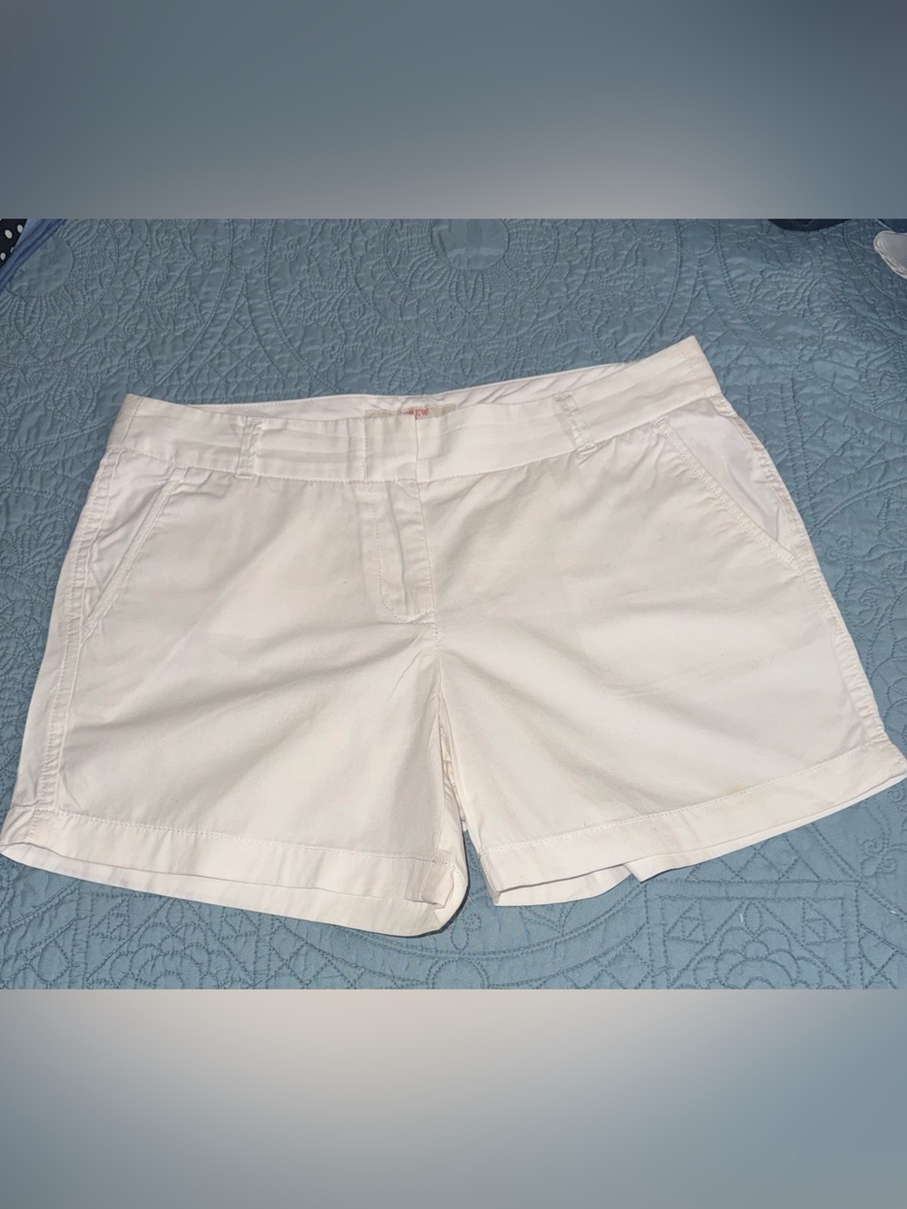 J.Crew "Broken-In" Chino shorts made from 100% cotton classic fit. Size 8
